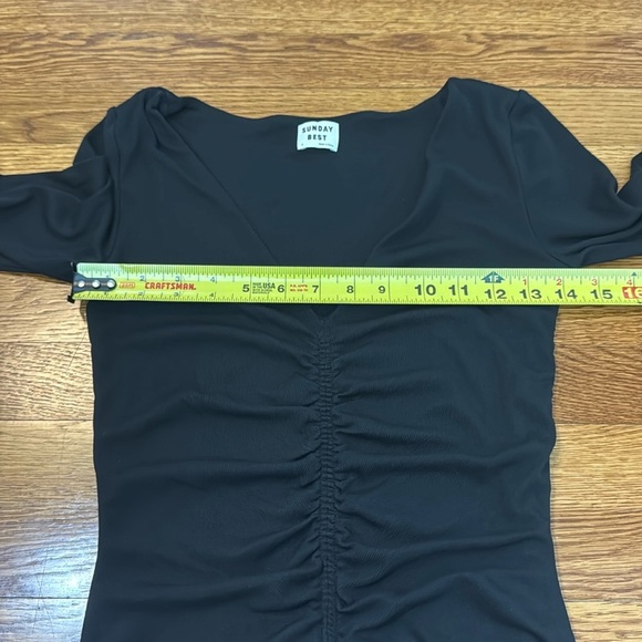 Aritzia Sunday Best RHEA Ruched Bodycon V-Neck Dress Black Size Small LBD - Picture 6 of 7